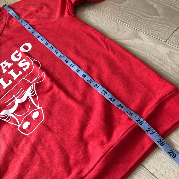 NWT Mitchell & Ness Chicago Bulls Scoop Neck Long Sleeve Shirt in Red Size L - Picture 7 of 10